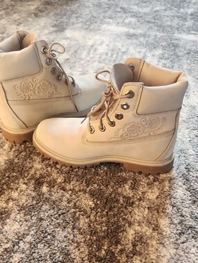 Timberland Cream Lace-Up Embossed Ankle Boots